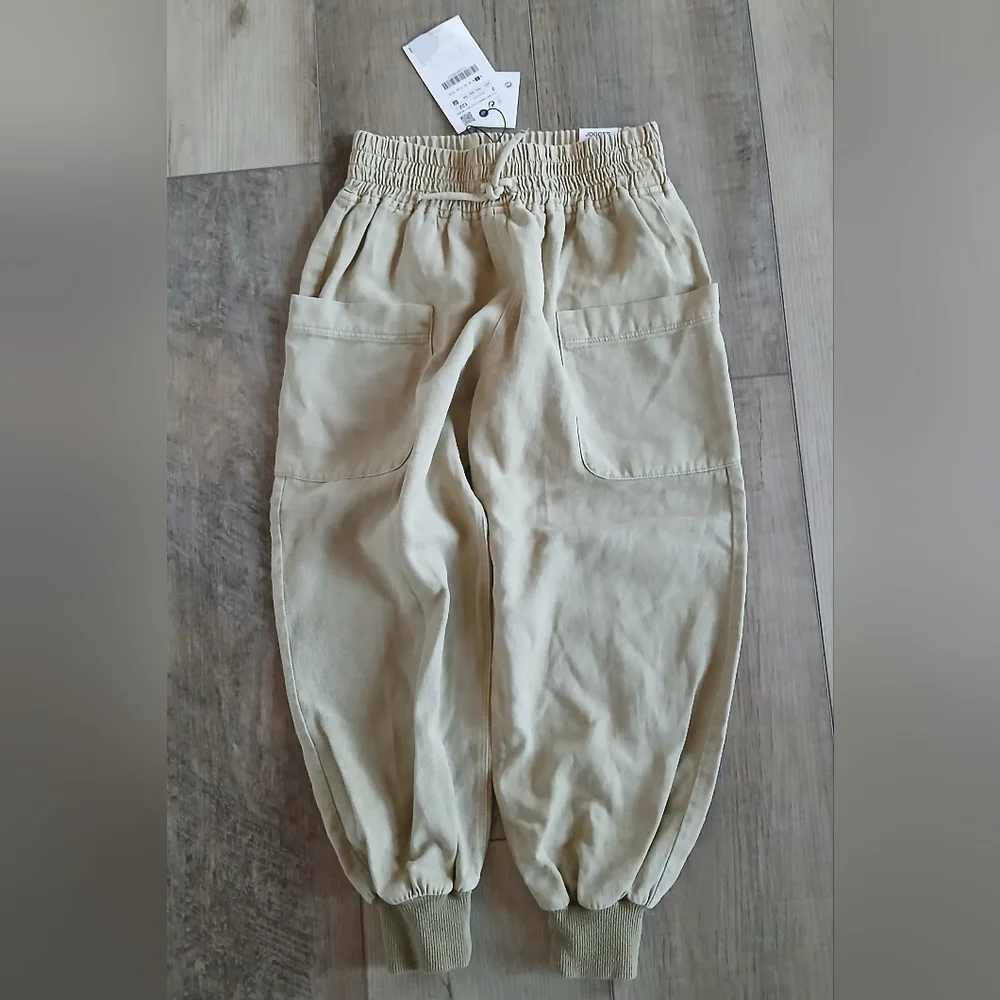 NWT Zara Kids jogger pants, Size 7 (122 cm) in cream - Picture 1 of 3